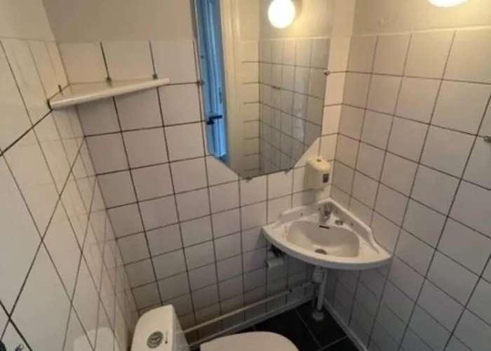Folsted - Vaerelse 105 Fri Parkering Hotel Cápsula Bindslev
